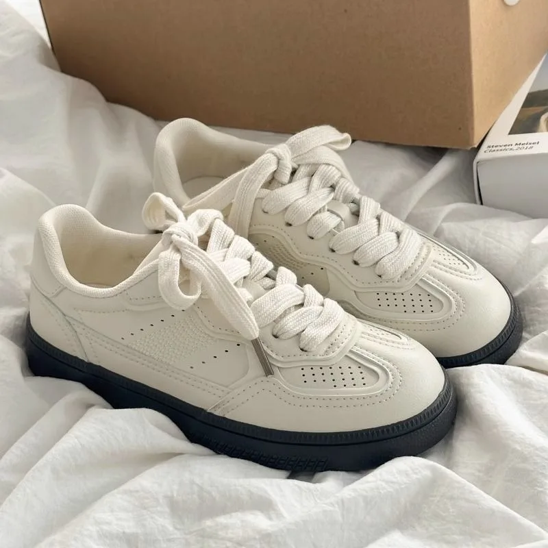 Mesh Sneaker Women - أحذية بيضاء عصرية قابلة للتنفس أحذية