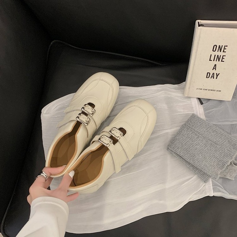 أحذية نسائية عصرية بمقدمة مستد - مراجعة Women Shoes For Walking وسعره