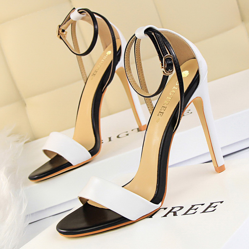 النساء أسود-أبيض موجزة الجلود  - مراجعة Women Shoes Black وسعره