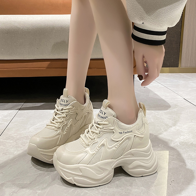 أحذية رياضية نسائية لزيادة الط - مراجعة Mesh Sneaker Women وسعره