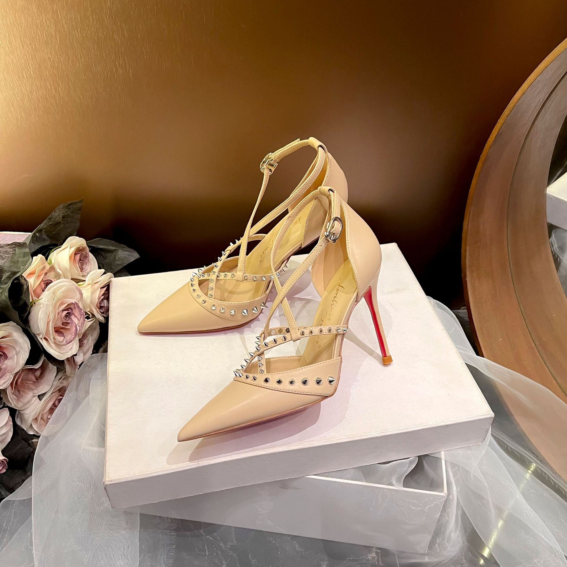 أحذية امرأة الرجعية الصنادل ال - مراجعة Women Shoes Black وسعره