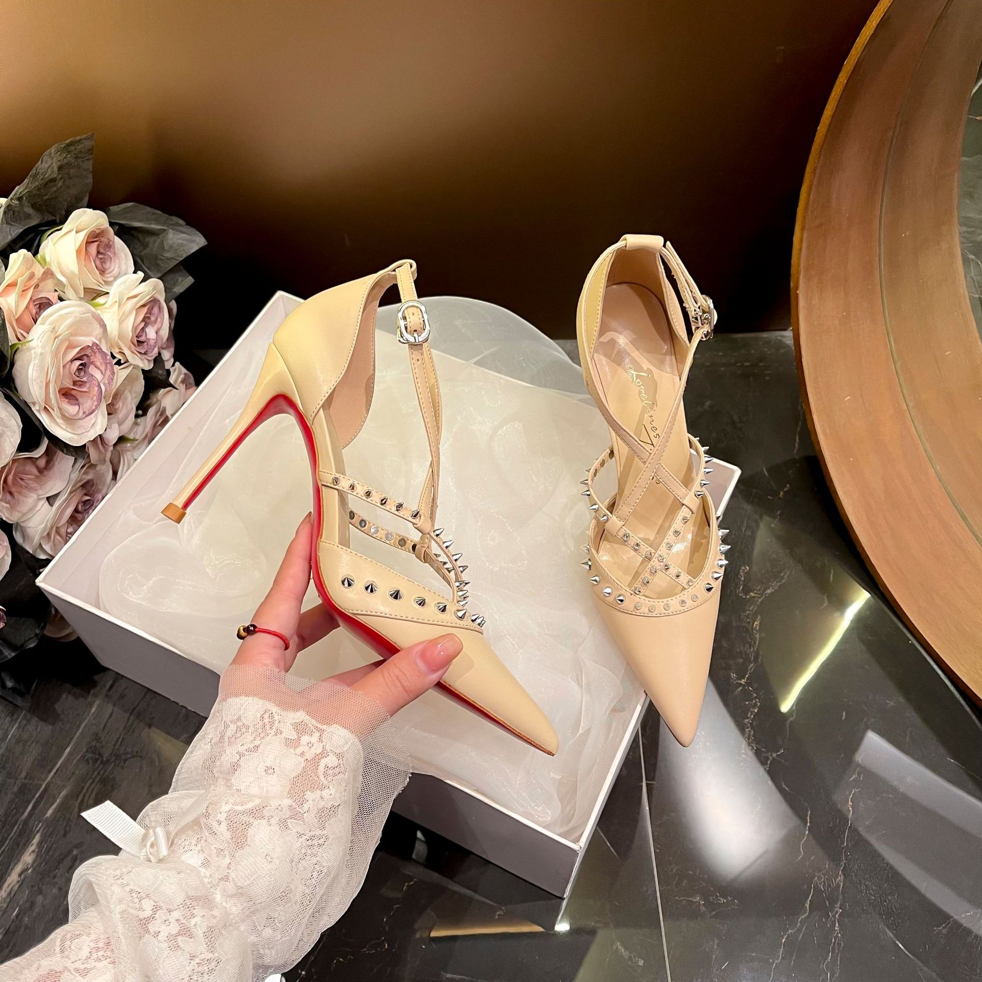 أحذية امرأة الرجعية الصنادل ال - مراجعة Women Shoes Black وسعره